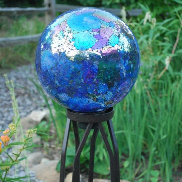 Mosaic Gazing Globe Arcoiris